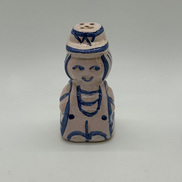 Vintage Hand-Painted Ceramic Salt & Pepper Shakers Boy & Girl - Picture 4 of 10